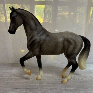 Elegant Breyer Reeves Classic Dapple Warmblood Horse Figure